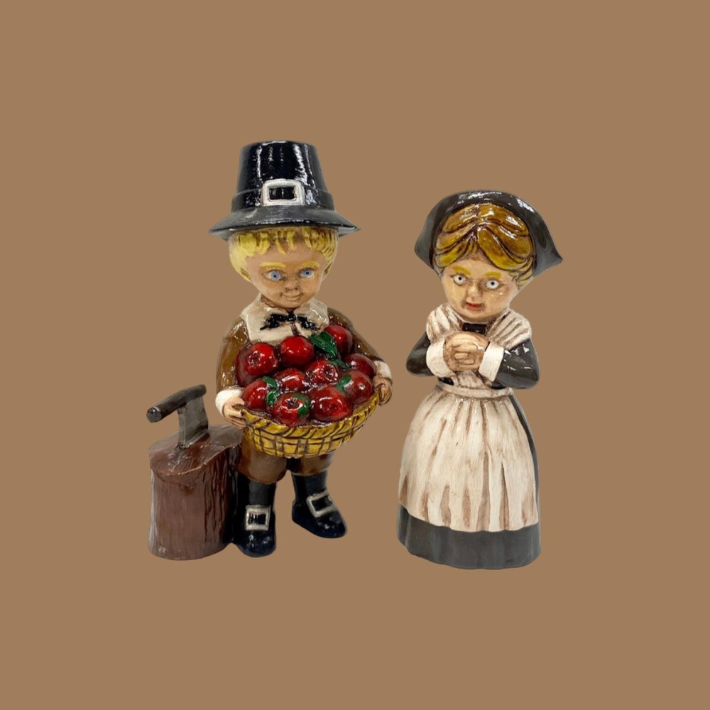 Vintage Ceramic Pilgrim Couple Figurines, Thanksgiving Decor